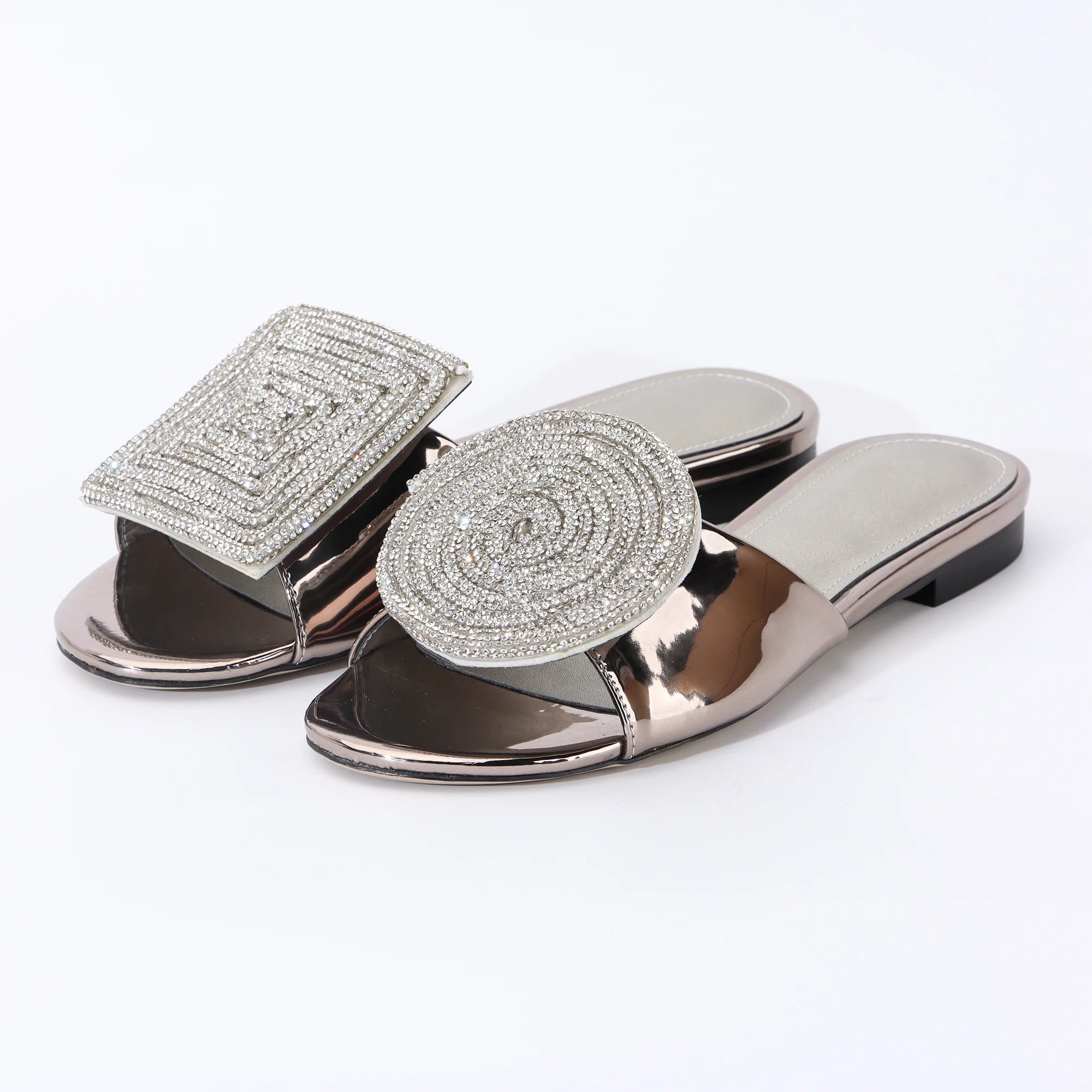 2025 Round toe Slippers Luxury Designer Gold Flat Rhinestone Sandals Ladies Mules Shoes for Women Summer Dress Wedding Party
