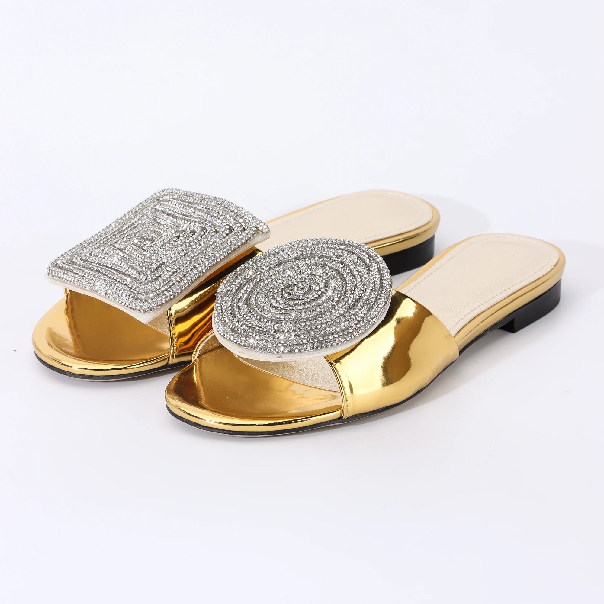 2025 Round toe Slippers Luxury Designer Gold Flat Rhinestone Sandals Ladies Mules Shoes for Women Summer Dress Wedding Party