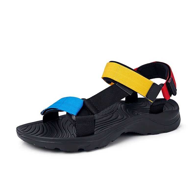 Sandales antidérapantes pour hommes, tongs d'été de haute qualité, pantoufles de plage d'extérieur, chaussures décontractées, chaussures pour hommes bon marché, chaussures d'eau, 2024