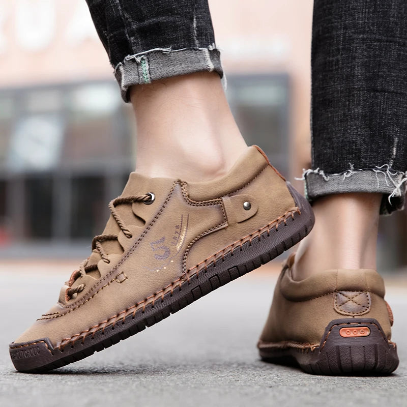 Chaussures décontractées pour hommes, mocassins en cuir faits à la main, confortables, de qualité, plates, en croûte de cuir, baskets pour hommes, nouvelle collection 2024