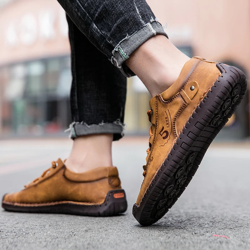 Chaussures décontractées pour hommes, mocassins en cuir faits à la main, confortables, de qualité, plates, en croûte de cuir, baskets pour hommes, nouvelle collection 2024