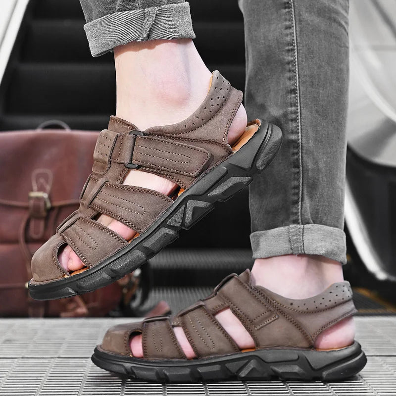 Sandales d'été en cuir véritable pour hommes, chaussures légères pour hommes, sandales de plage confortables et tendance, baskets décontractées