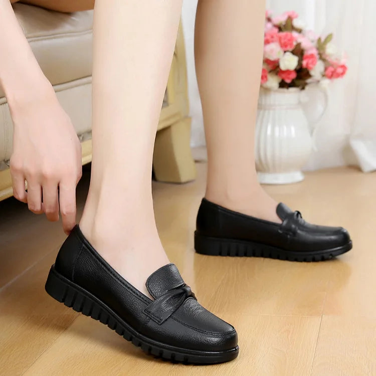 WOIZGIC Femmes Vieille Mère Femmes Chaussures Plates Mocassins Vache Véritable Cuir Sans Lacet Noir Bout Rond PU Décontracté Solide 35-41 HD-802
