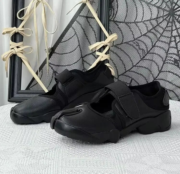 Tabi Shoes New Fashion Belt Buckle Ninja Split Toe Shoes Ladies Soft Sole Sneakers Mary Jane Casual For Women