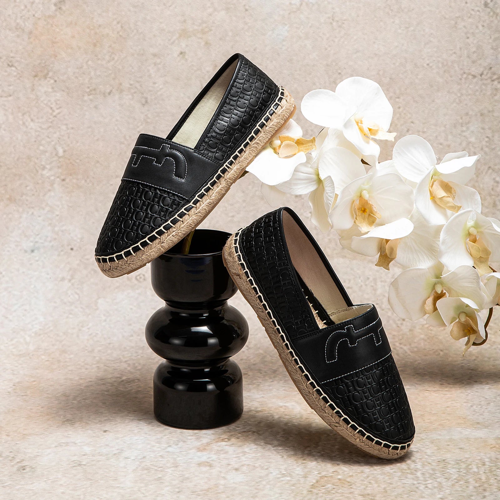 Women's Shoes 2025 Luxury Brand New Loafers Straw Shoes Flat Casual Shoes Black Brown Leather Woman Shoes