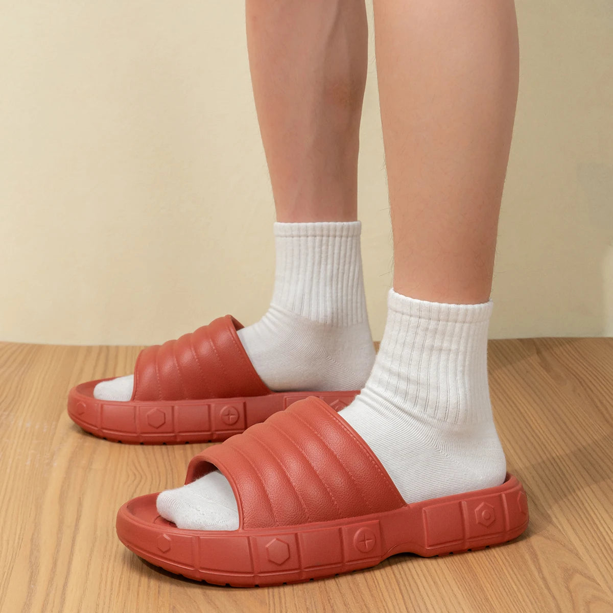 Summer Men Slippers Soft Non-slip Sole Outdoor Sports Thick Anti Slip Slippers Ligtweight EVA  Beach Bathroom Home Sandals