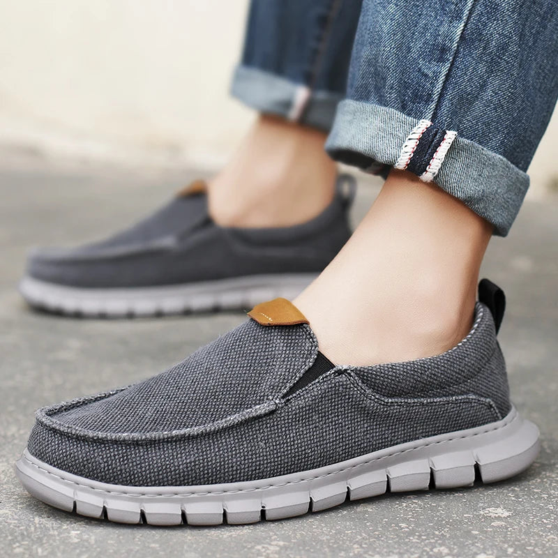 Summer Men's Shoes Casual Canvas Classic Comfortable Large Size Shoes New Breathable Ultralight Male Casual Shoes Men's Sneakers