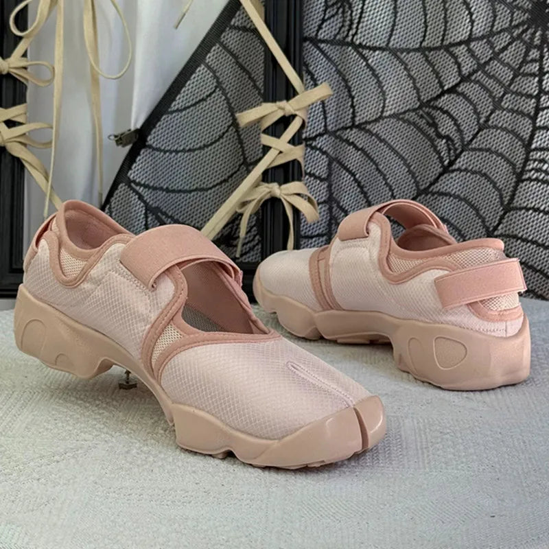 Tabi Shoes New Fashion Belt Buckle Ninja Split Toe Shoes Ladies Soft Sole Sneakers Mary Jane Casual For Women