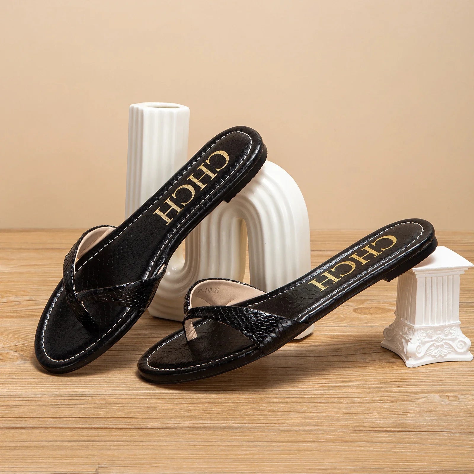 Design  Women's Slippers Simple Versatile Fine Workmanship New Woman  Flip-flops