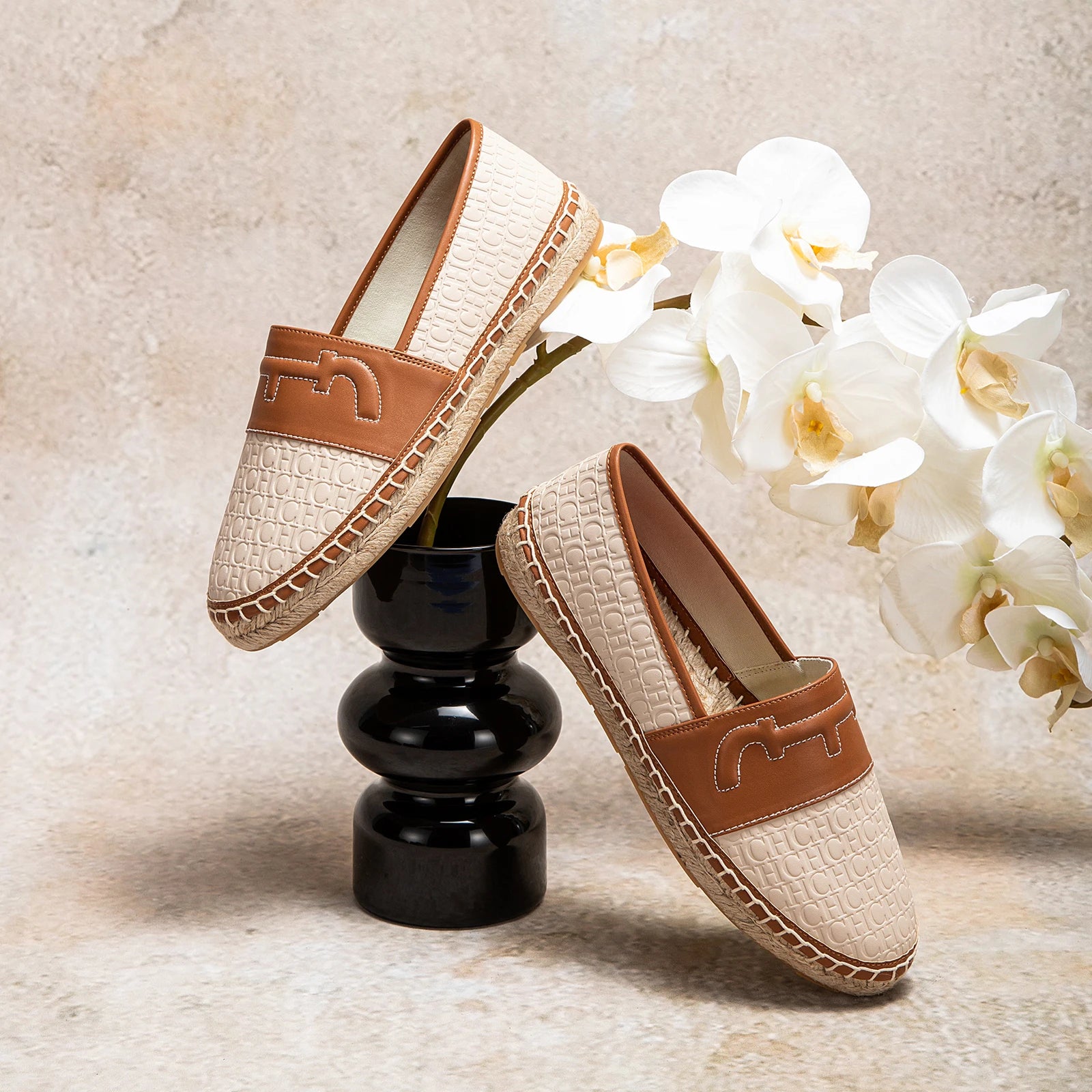 Women's Shoes 2025 Luxury Brand New Loafers Straw Shoes Flat Casual Shoes Black Brown Leather Woman Shoes