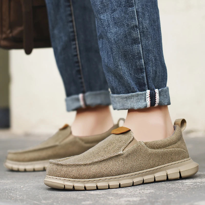 Summer Men's Shoes Casual Canvas Classic Comfortable Large Size Shoes New Breathable Ultralight Male Casual Shoes Men's Sneakers