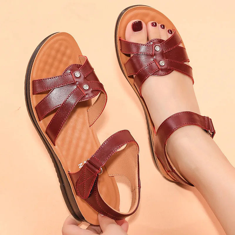 WOIZGIC Sandales en cuir véritable pour femmes, chaussures à plateforme, antidérapantes, pour l'été, la plage, avec boucle à crochet, grande taille 42 43