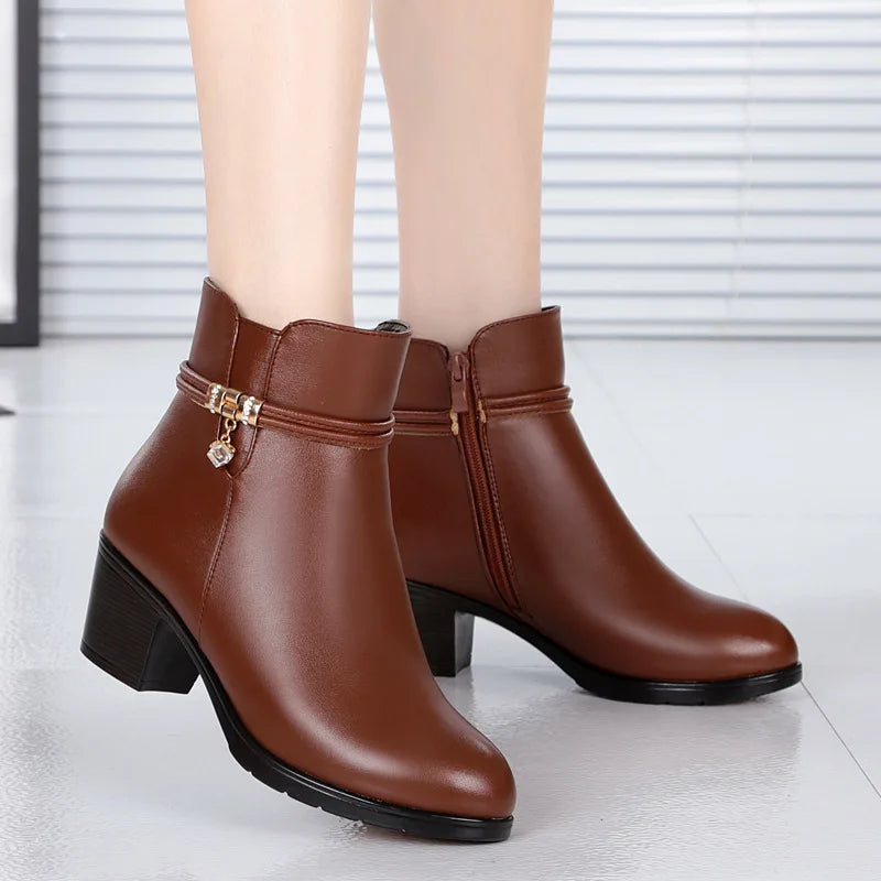 WOIZGIC Femmes Dames Mère Famale Hiver Cheville En Cuir Véritable Fourrure Chaude Laine Peluche Chaussures Bottes Fermeture Éclair Talon Moyen Grande Taille 43