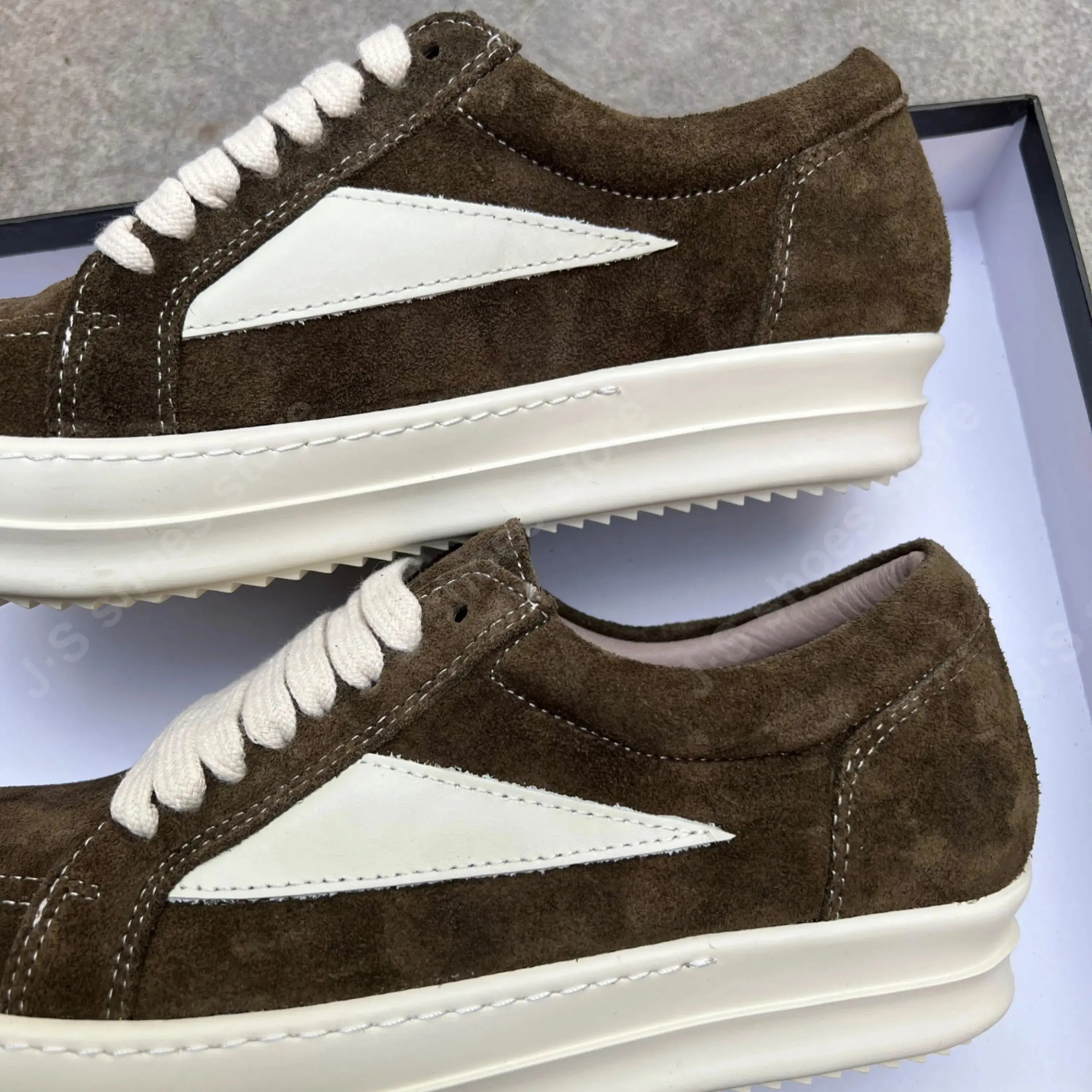 Ro Men Brown Suede Shoe Outoor Low Top Casual Shoes White Leather Lace Up Women Sneaker Design Boot Cow Suede Flat Sneakers