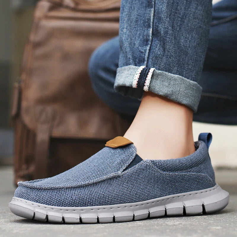 Summer Men's Shoes Casual Canvas Classic Comfortable Large Size Shoes New Breathable Ultralight Male Casual Shoes Men's Sneakers