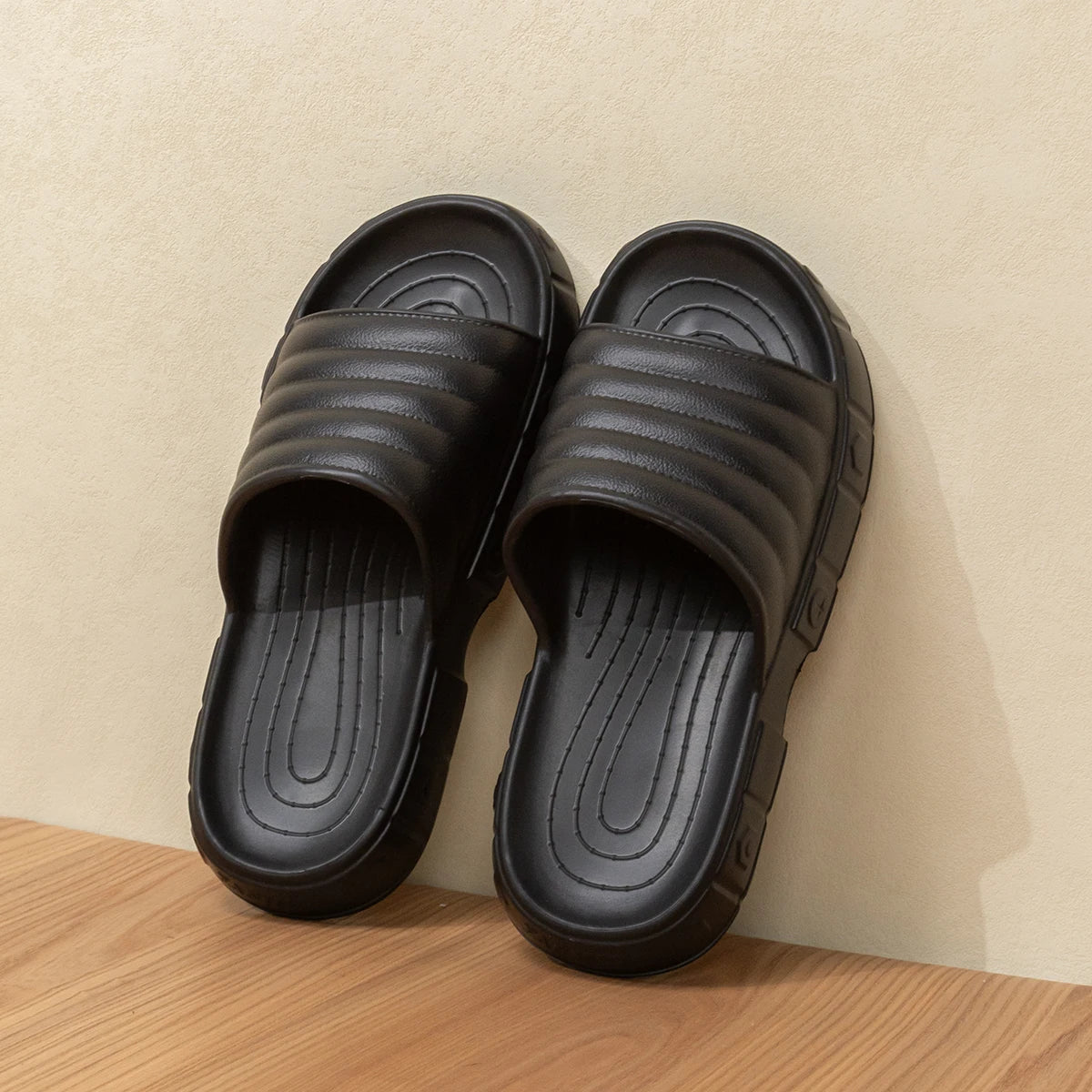 Summer Men Slippers Soft Non-slip Sole Outdoor Sports Thick Anti Slip Slippers Ligtweight EVA  Beach Bathroom Home Sandals