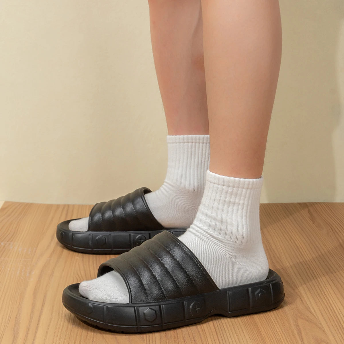 Summer Men Slippers Soft Non-slip Sole Outdoor Sports Thick Anti Slip Slippers Ligtweight EVA  Beach Bathroom Home Sandals