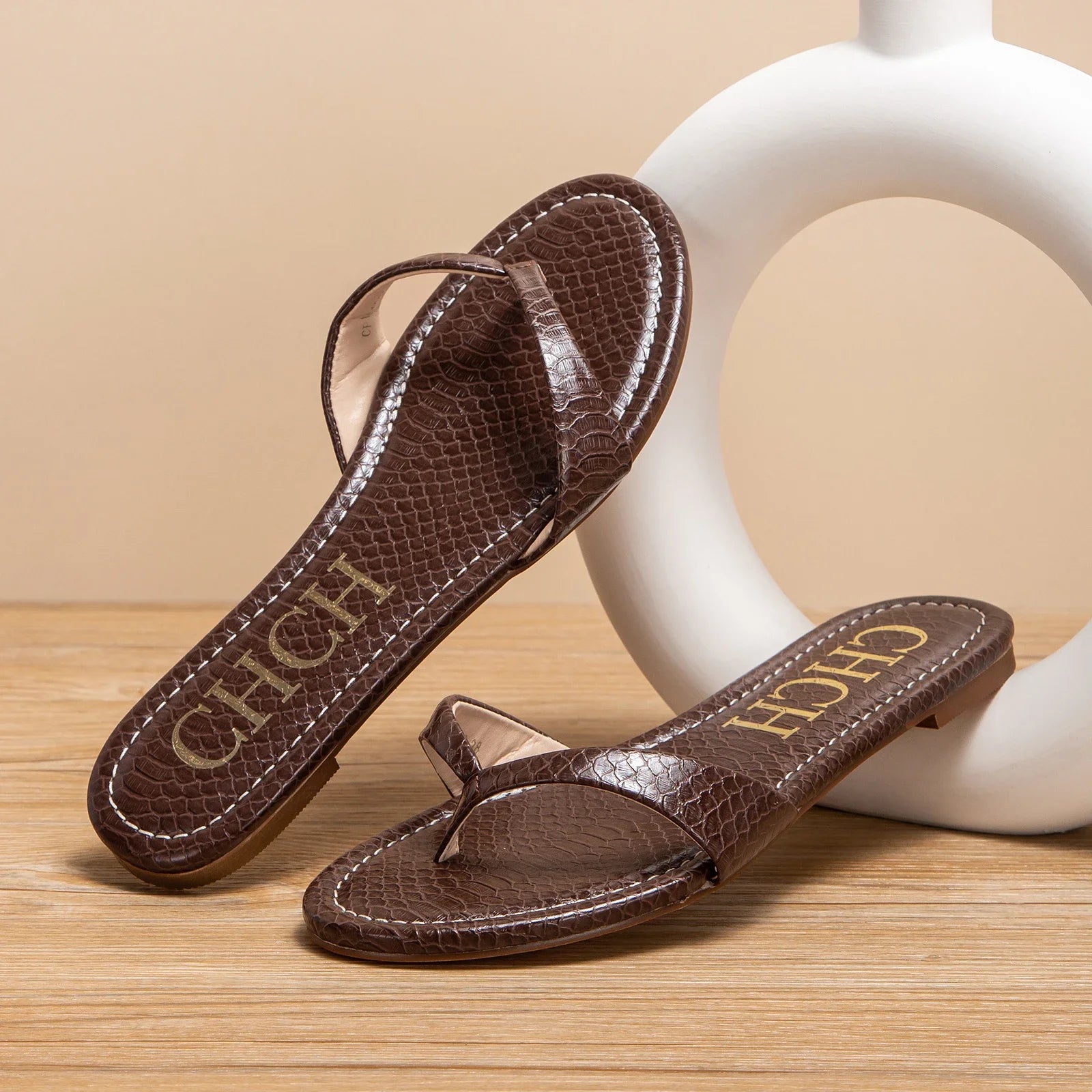 Design  Women's Slippers Simple Versatile Fine Workmanship New Woman  Flip-flops